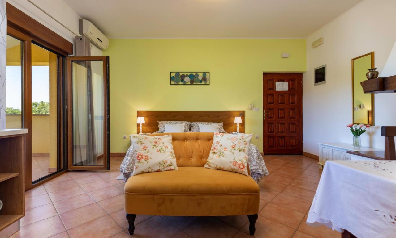 רוביני Apartments Terranova מראה חיצוני תמונה